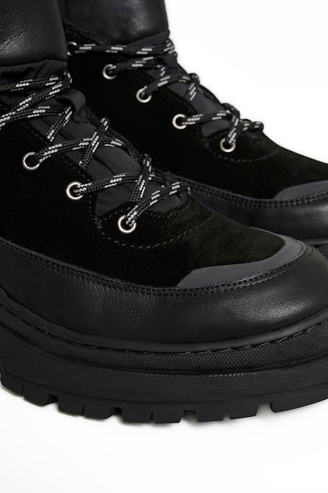 Osmar Lace Up Leather Boot - Studio D Boutique